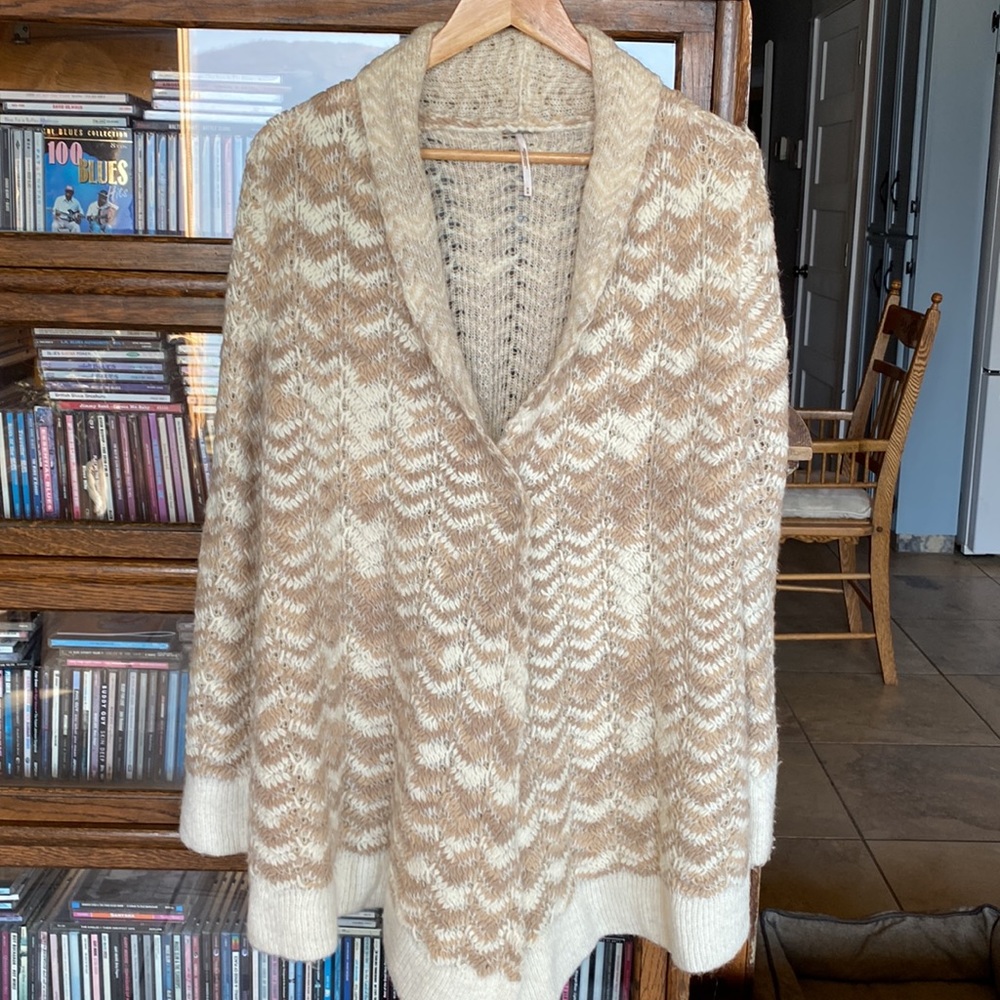 NWOT “Free People” Cardigan Loose Weave Cream/Beige Tones Size Medium